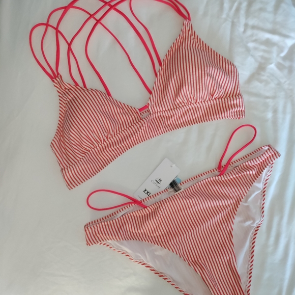 🆕Cupshe | Striped Seersucker Red & White 2 Pc String Bikini Swimsuit Size XXL - Picture 1 of 8